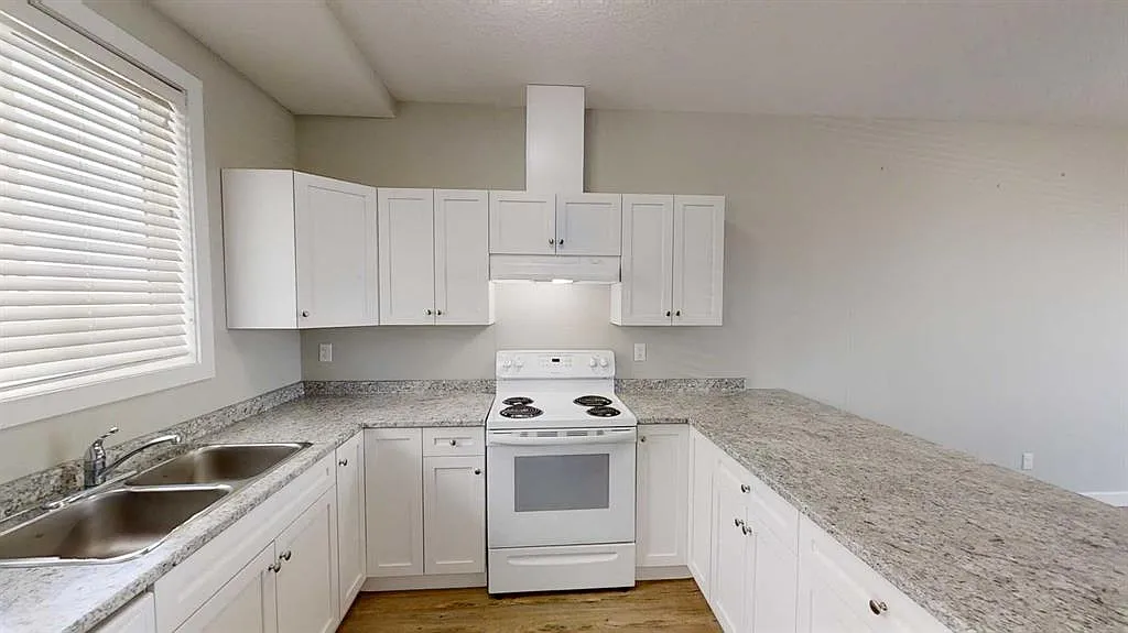 3 bed, 2.5 bath, 1175 sqft, $1,700 — Photo 4