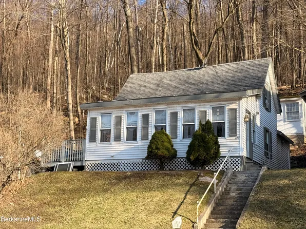 422 W Main St, North Adams, MA 01247