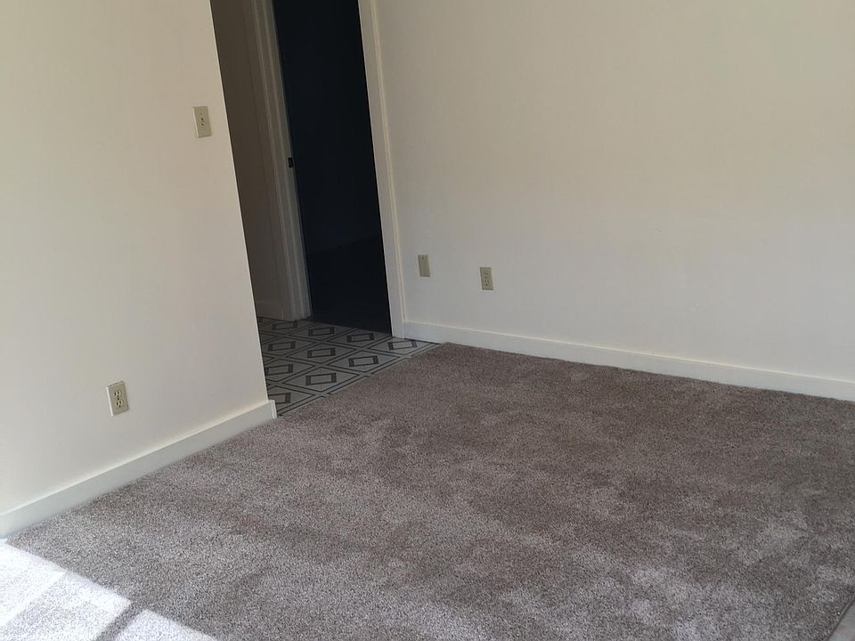 2nd image of 615 W Main St #1-C