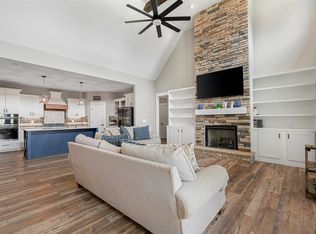6400 Williams Rd, Cross Plains, TN 37049