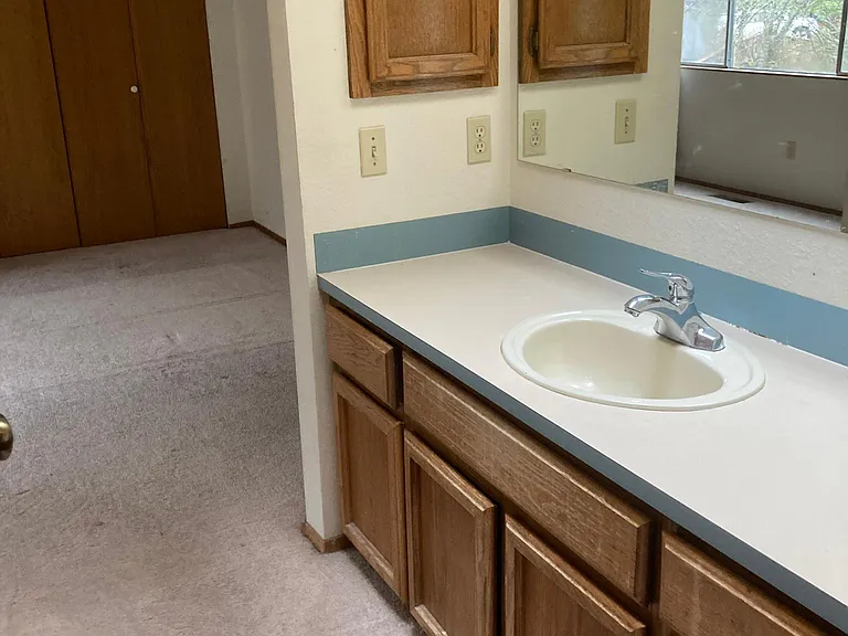 14835 SE 9th Pl — Photo 6