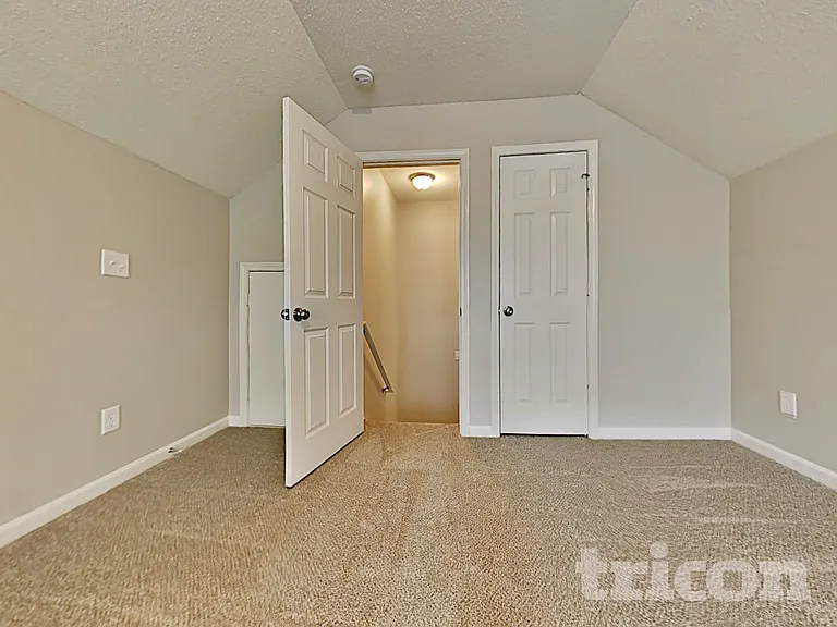 4030 Evelyn Ave — Photo 12