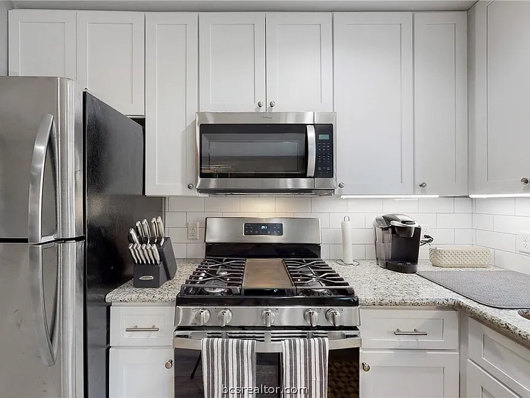 513 Boyett St #1 — Photo 7