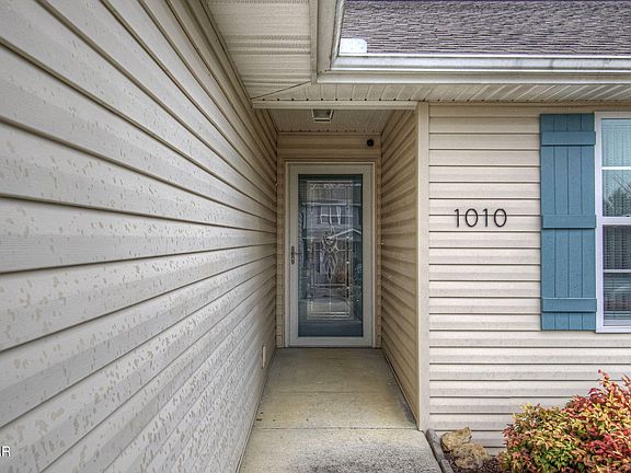 3rd image of 1010 Stones Throw Ln