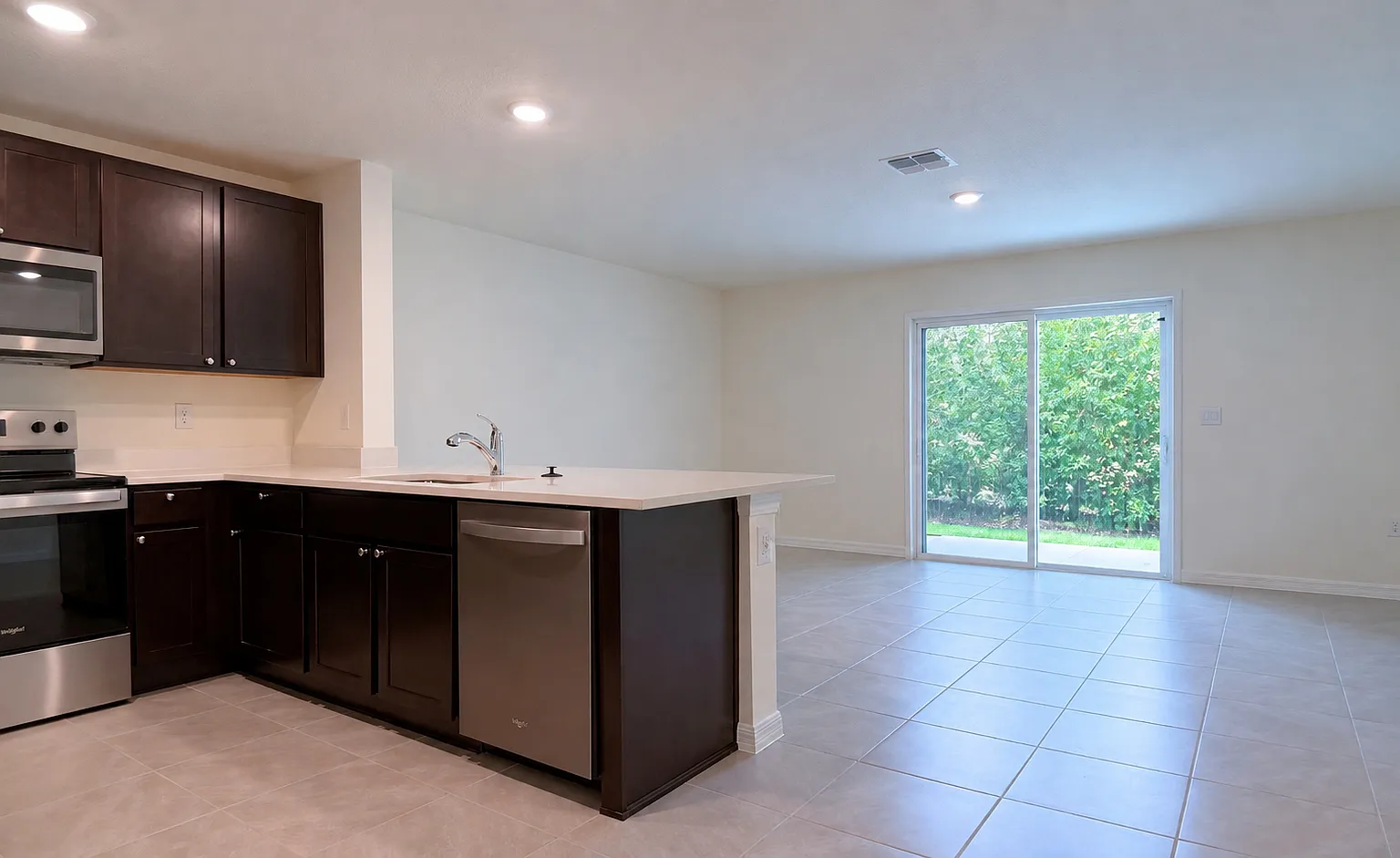 3 bed, 2.5 bath, 1505 sqft, $1,800 — Photo 4