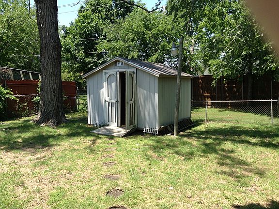 2nd image of 733 Willowbrook Dr