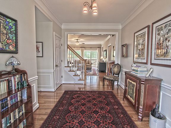 3rd image of 11901 Parkside Dr