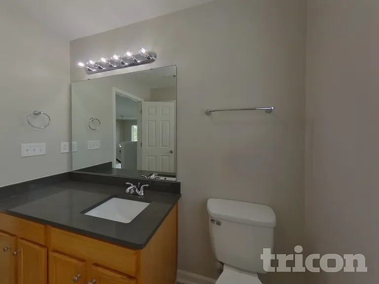 4715 Abercromby St — Photo 20