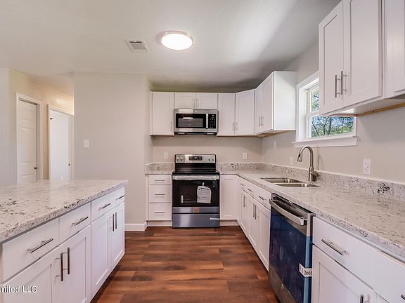 2nd image of 5054 Maid Marion Dr