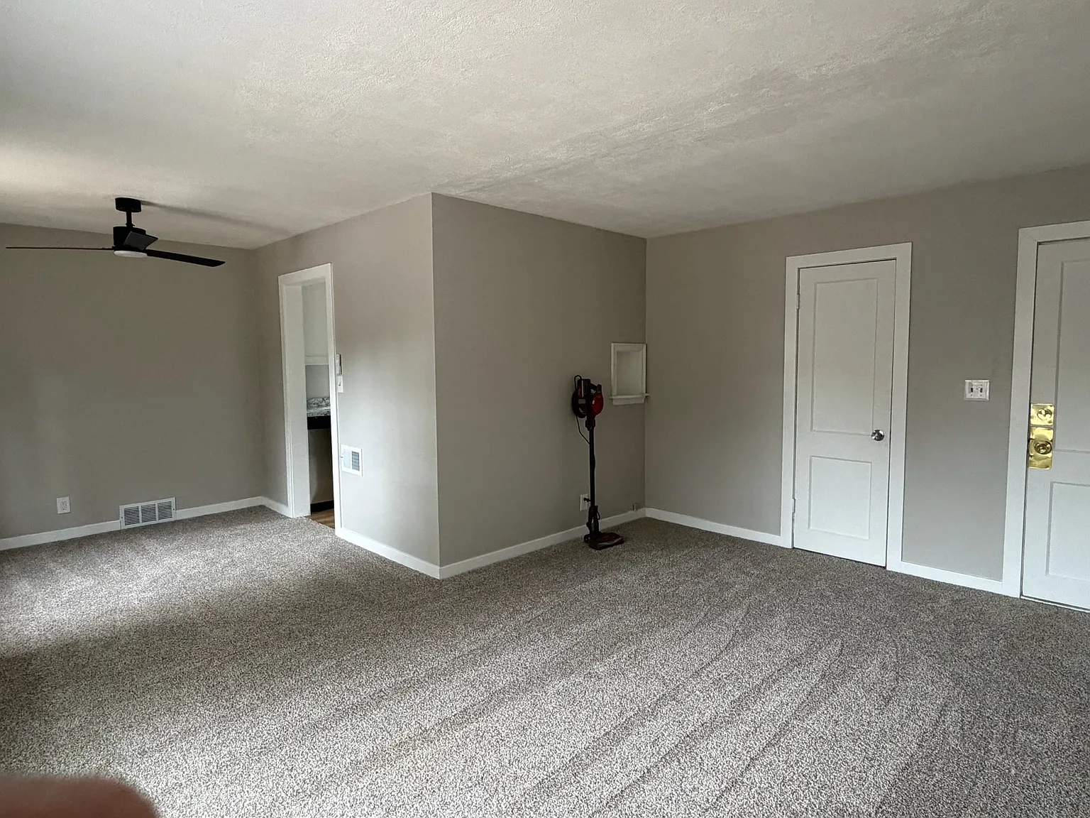 2 bed, 942 sqft, $1,150 — Photo 4