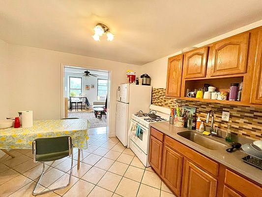 5th image of 389 Nostrand Ave #3