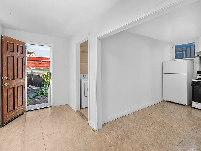 811 W Grand Ave #A — Photo 25