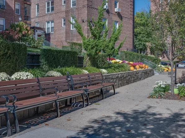 5645 Netherland Avenue image 16 of 17