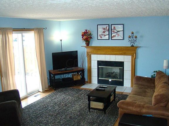4th image of 1300 Creekview Dr