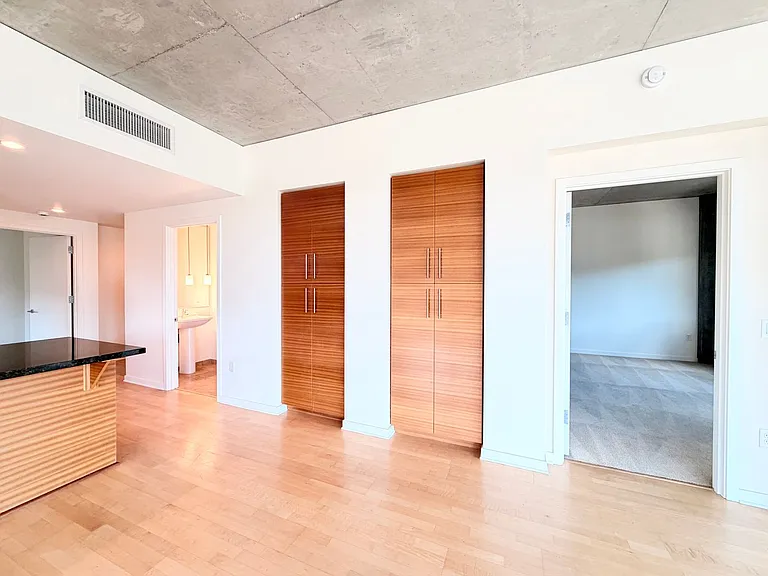 1830 NW Riverscape St #403 — Photo 8