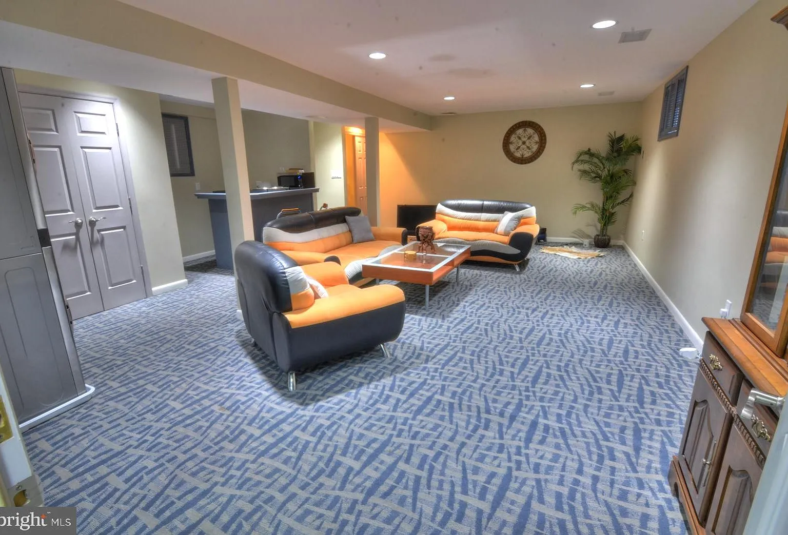 1 bed, 2330 sqft, $1,750 — Photo 1