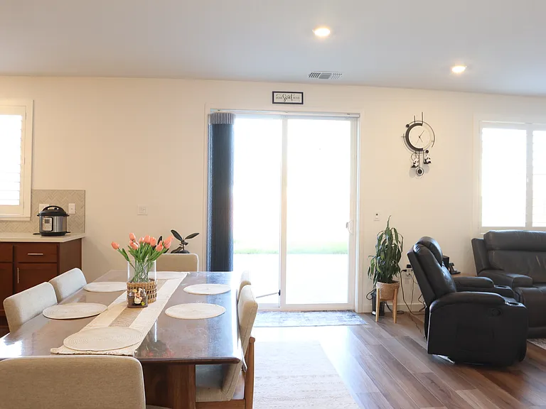 1068 Osprey Dr — Photo 12