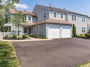 695A Rose Hollow Dr, Yardley, PA 19067