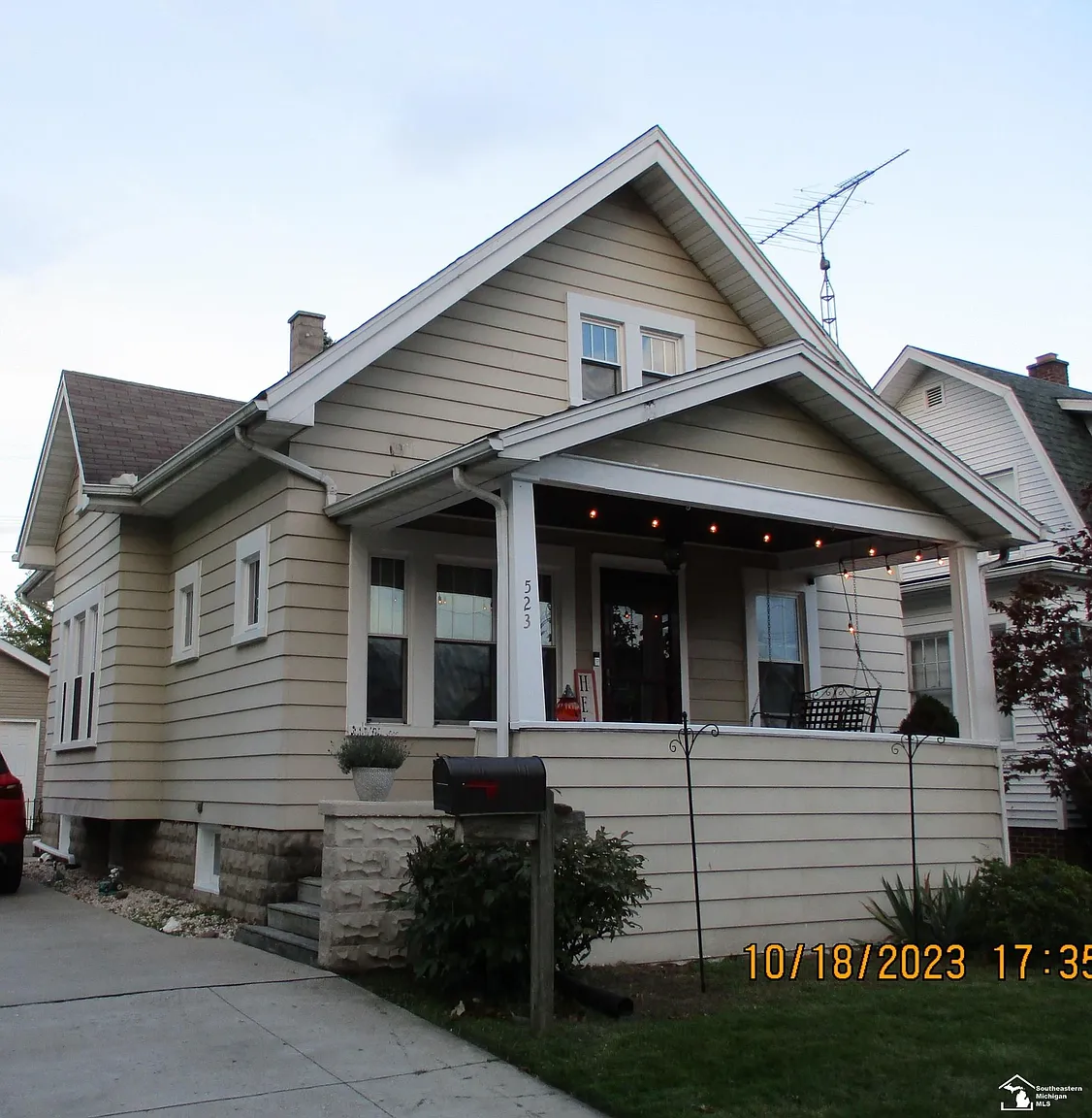 523 E 6th St photo 1