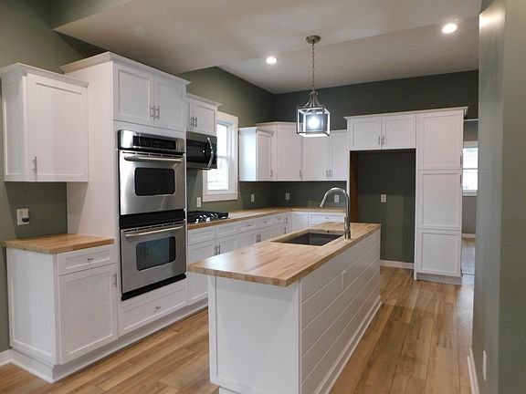 2nd image of 127 N Kalamazoo Ave