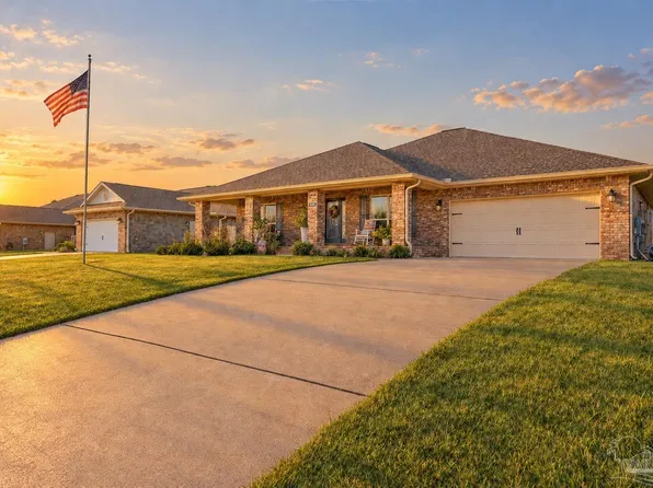 5745 Burr St, Milton, FL 32570