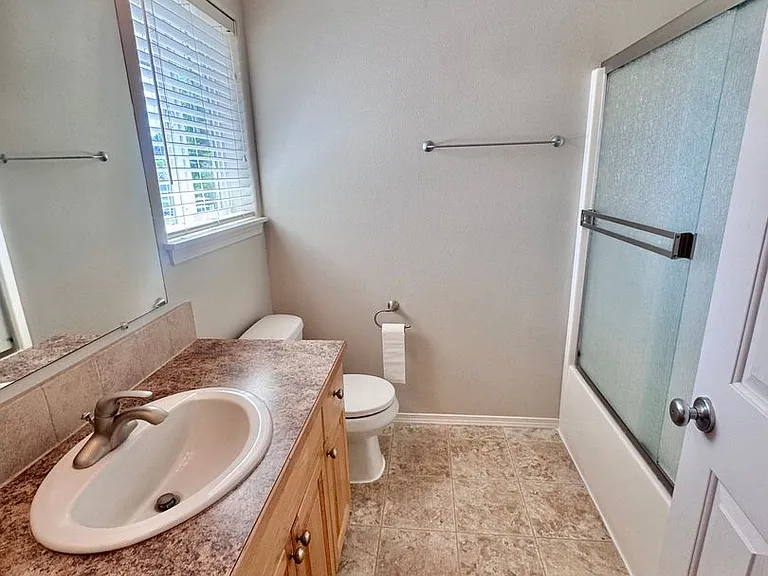 8007 NE 38th Ave — Photo 28