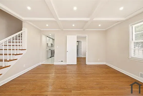7 bed, 2000 sqft, $8,300 — Photo 2