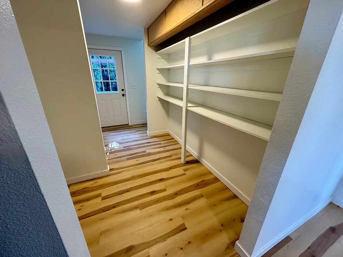 Building Photo - 1094 NE Conifer Blvd #1