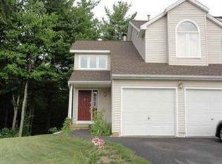 1080 Sterling Ridge Dr, Rensselaer, NY 12144