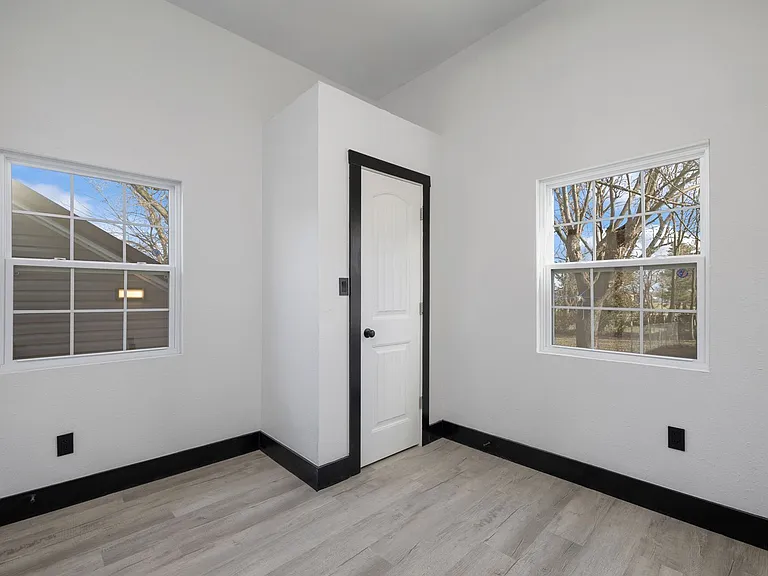 217 W Ramsey St — Photo 16