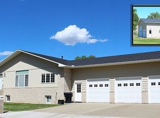 229 Georgetown Dr, Glendive, MT 59330