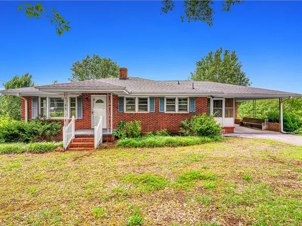 1128 Friendship Rd, Seneca, SC 29678