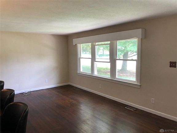 4th image of 2711 Bahns Dr