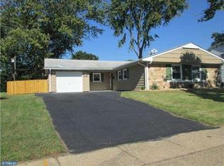 9 Gentry Ln, Willingboro, NJ 08046
