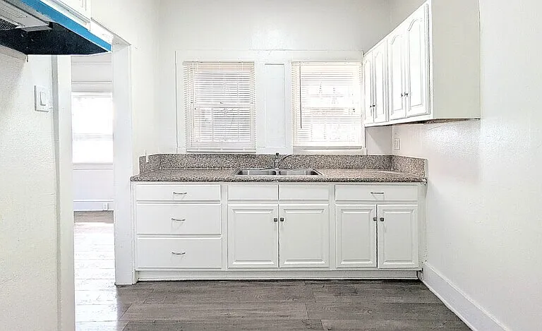 435 W 4th St — Photo 4