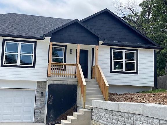 2nd image of 1219 SW Graystone Dr