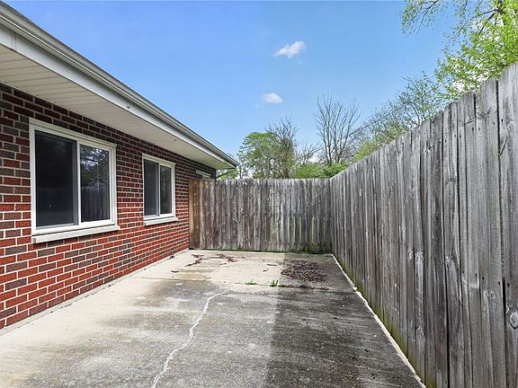 4th image of 2610 Nyack Ln