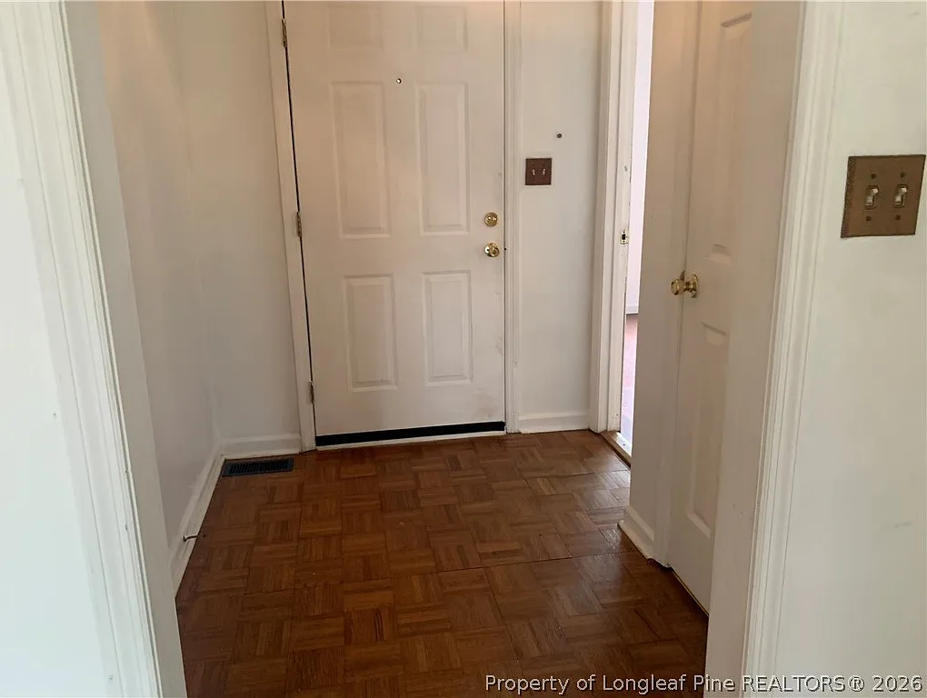 3 bed, 2.0 bath, 1079 sqft, $1,350 — Photo 4