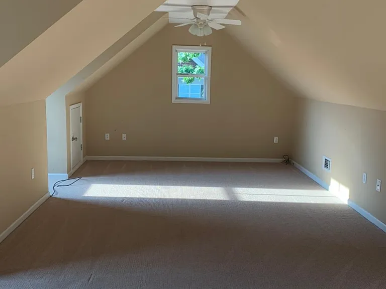 Additional bedroom/playroom/office