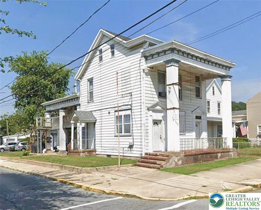 Building Photo - 503 Dock St #B