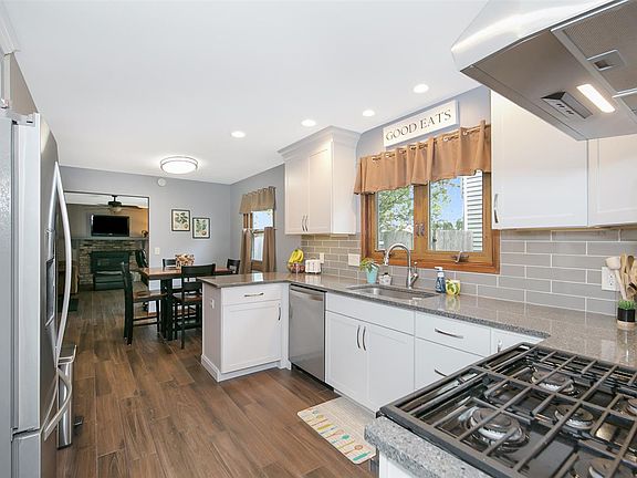 5th image of 1812 Elmwood Ave