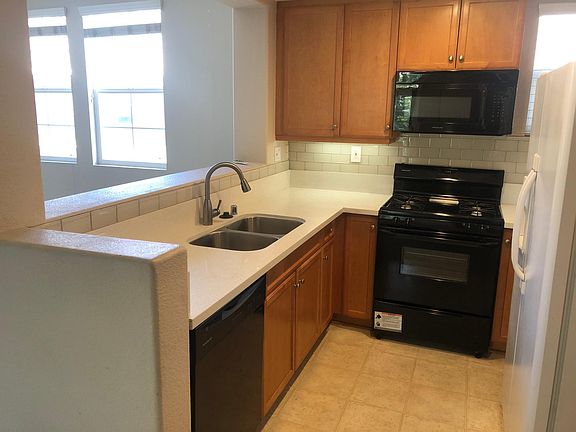 3rd image of 756 Portside Pl #786