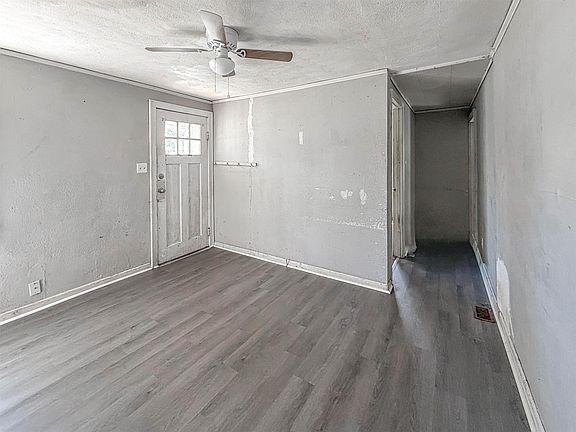 3rd image of 2813 Bildahl St