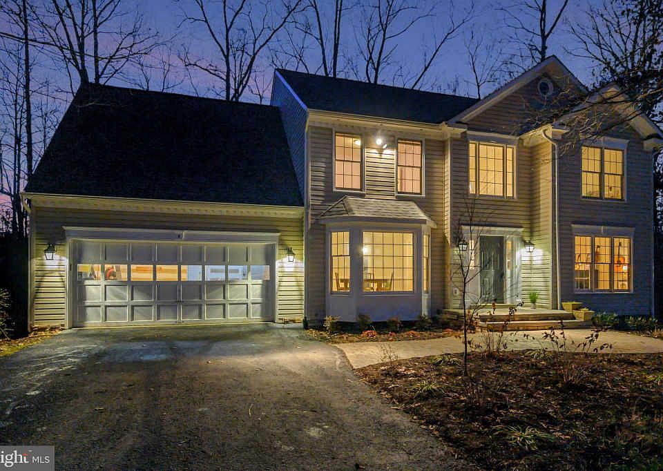 1st image of 4 Dinwiddie Ct