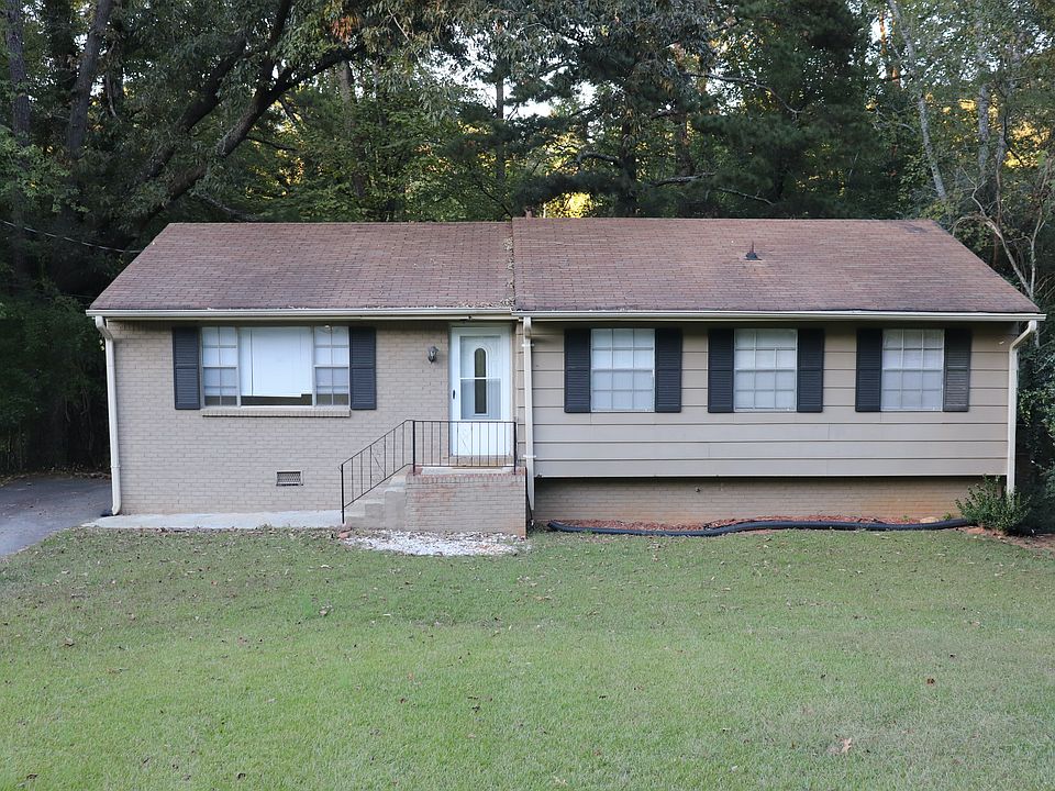 1st image of 732 Village Lane Dr SW