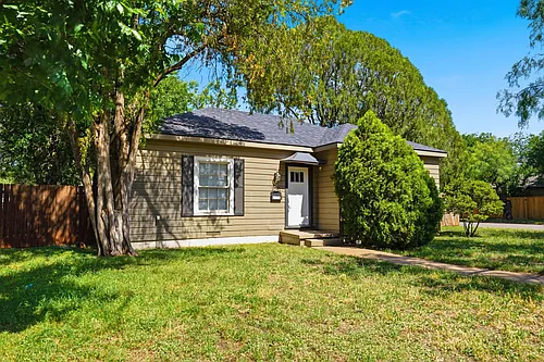1041 Albany St Photo 1