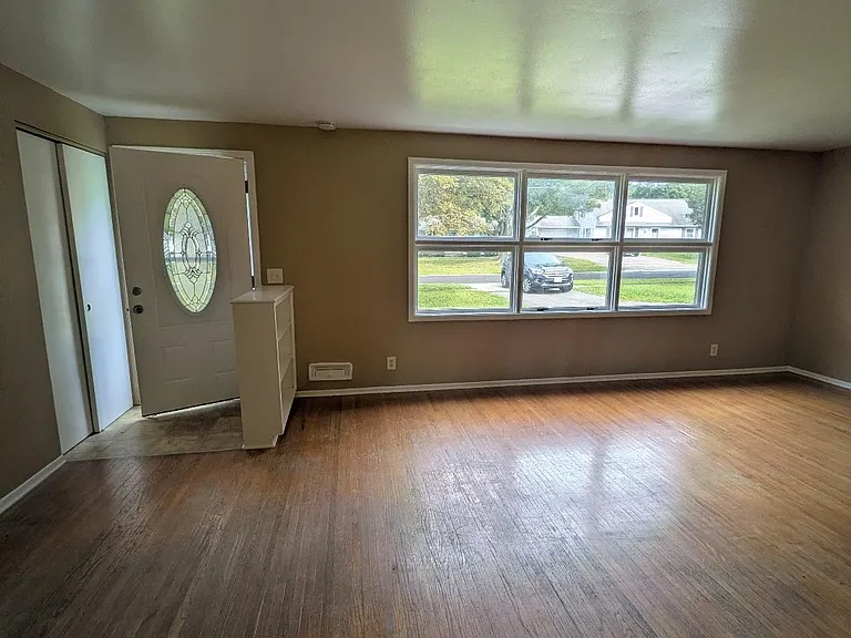 261 Morrow Dr — Photo 6