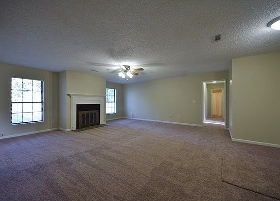3rd image of 2410 Lee Ave