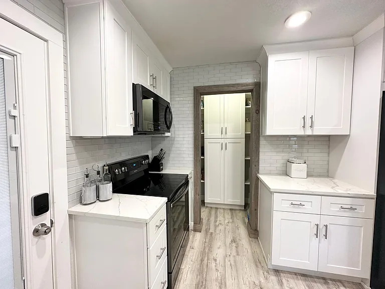 414 Templeton Dr — Photo 12