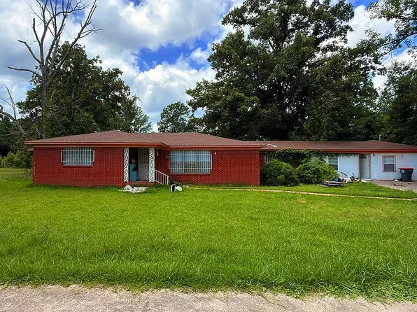 2720 N Hutchinson St, White Hall, AR 71602